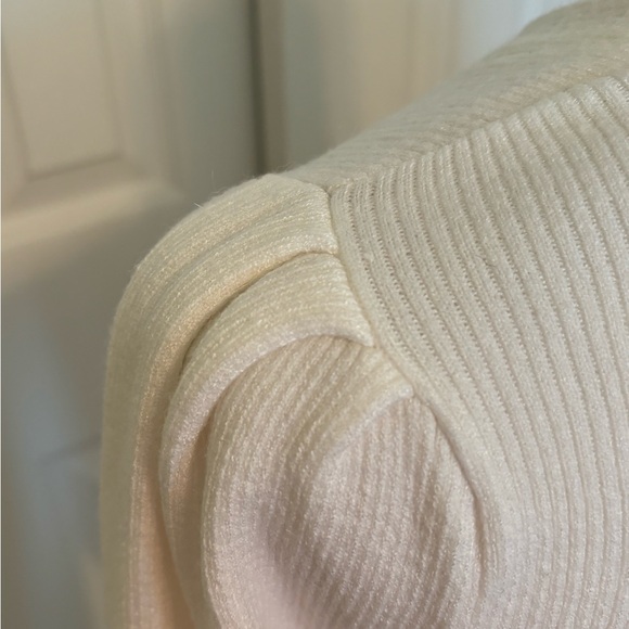 A NEW DAY Off White V-Neck Sweater With Pleated Shoulders Size Small - Picture 5 of 7